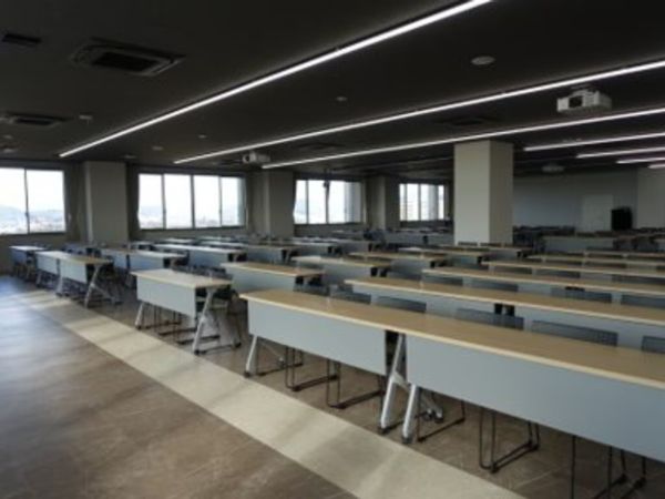 ドテヤマビジネスのオフィスデザイン事例